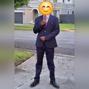 Men's Navy Single-Breasted Two-Piece Suit - Tailored Look